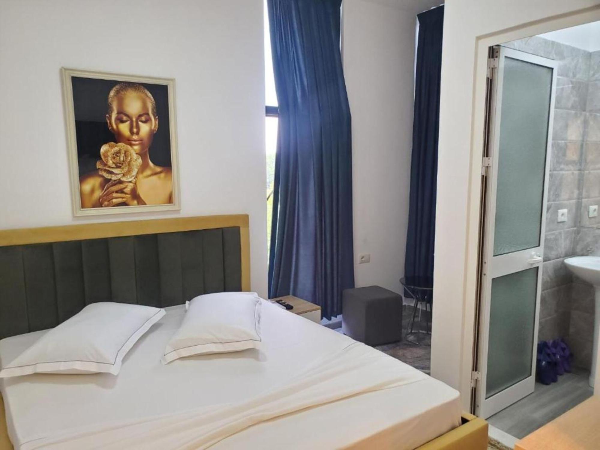 Bs Hotel ドゥラス エクステリア 写真
